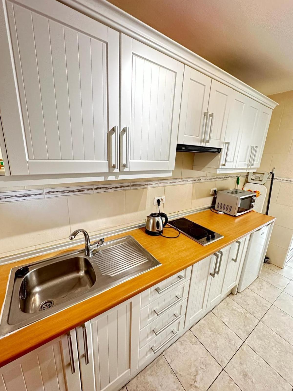 Firstline Apartment Los Cristianos Arona  Zewnętrze zdjęcie
