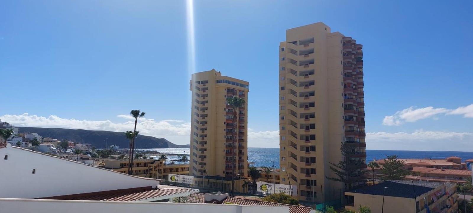 Firstline Apartment Los Cristianos Arona  Zewnętrze zdjęcie