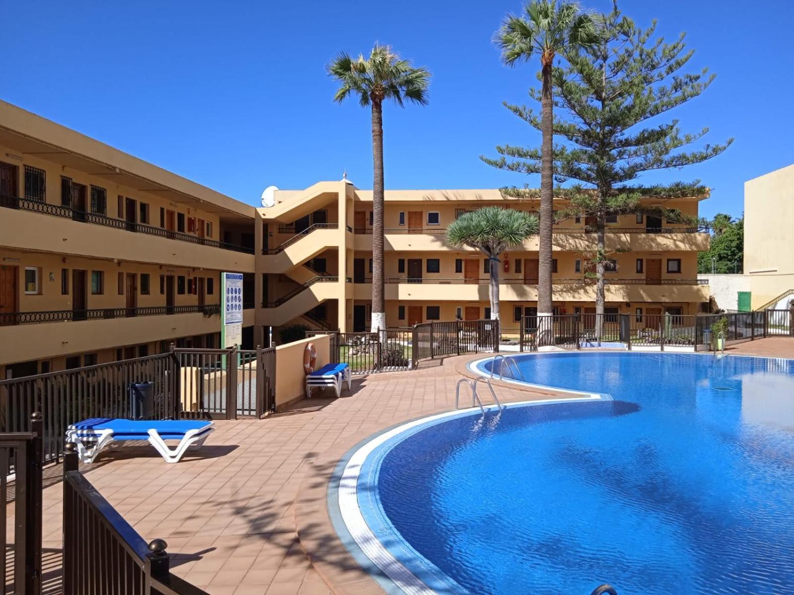 Firstline Apartment Los Cristianos Arona  Zewnętrze zdjęcie