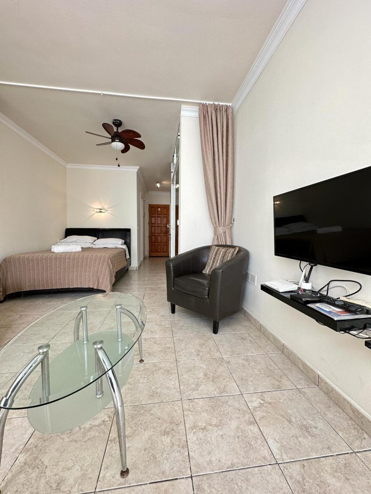 Firstline Apartment Los Cristianos Arona  Zewnętrze zdjęcie