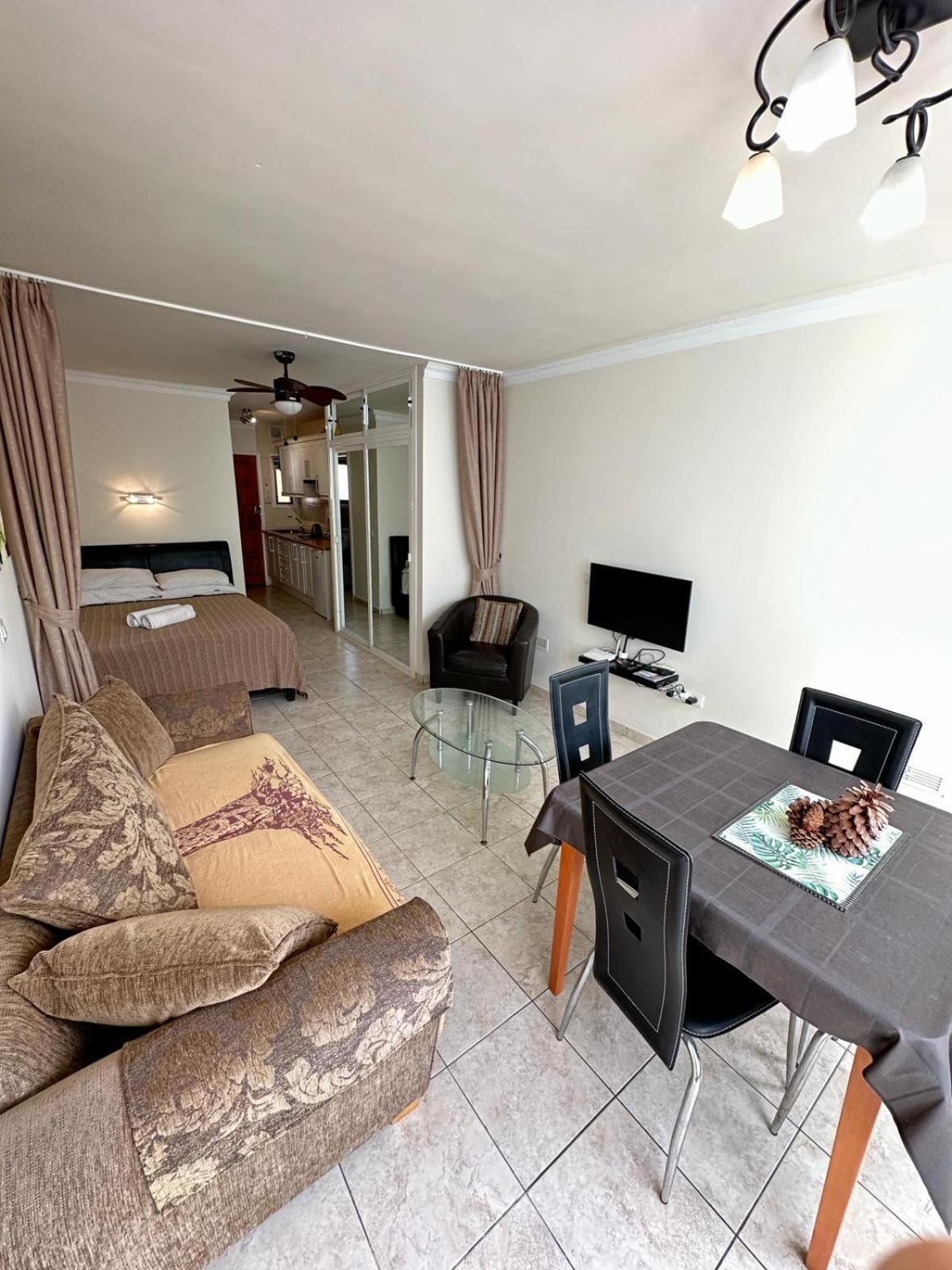 Firstline Apartment Los Cristianos Arona  Zewnętrze zdjęcie