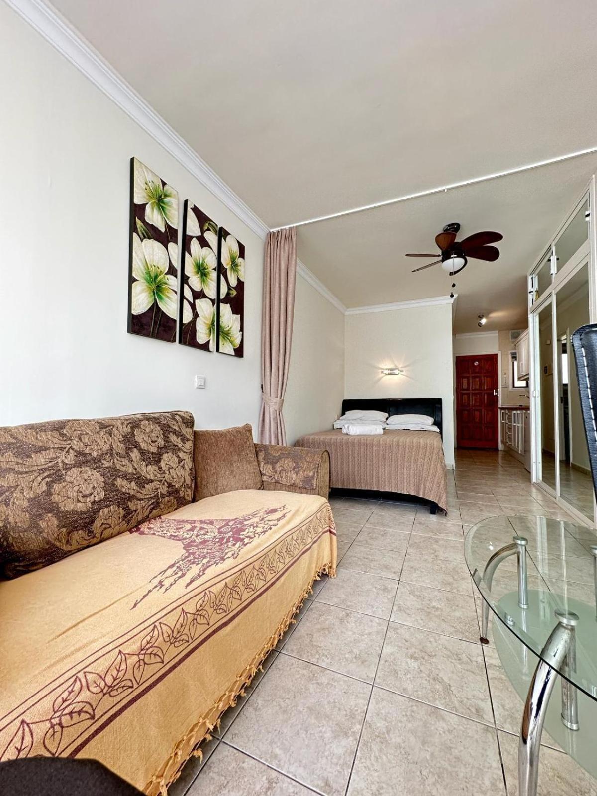 Firstline Apartment Los Cristianos Arona  Zewnętrze zdjęcie