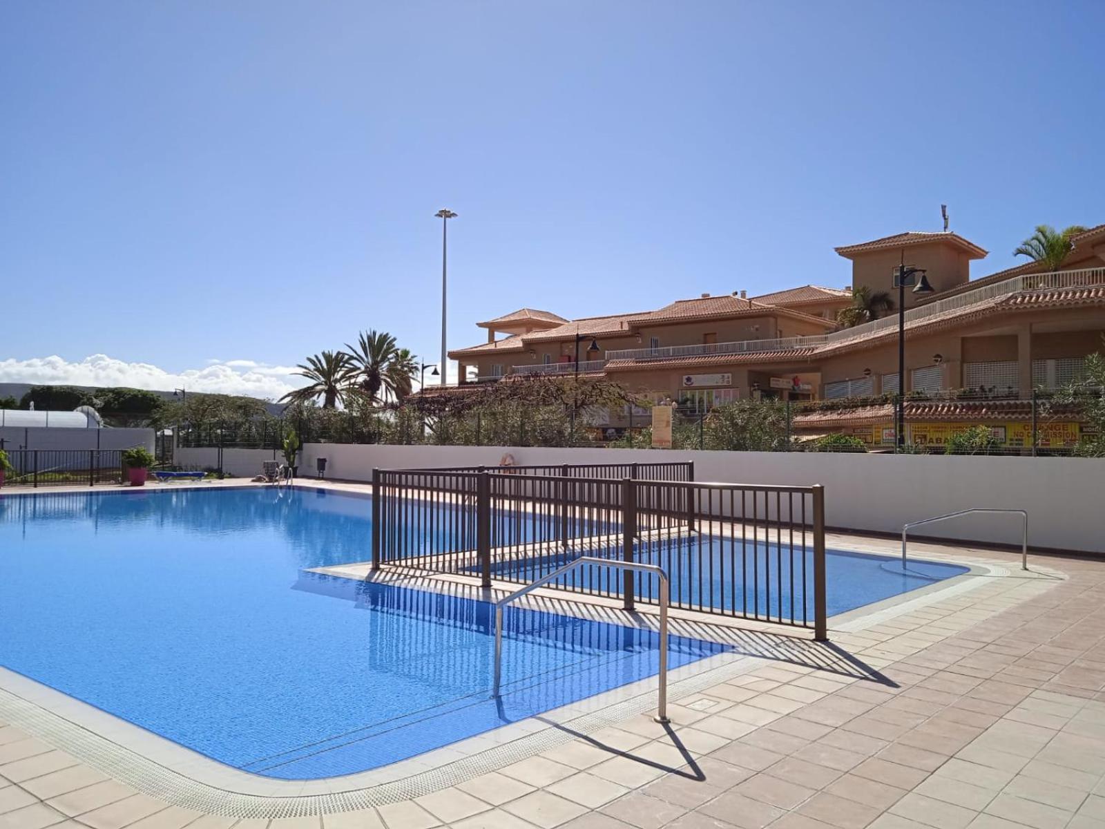 Firstline Apartment Los Cristianos Arona  Zewnętrze zdjęcie