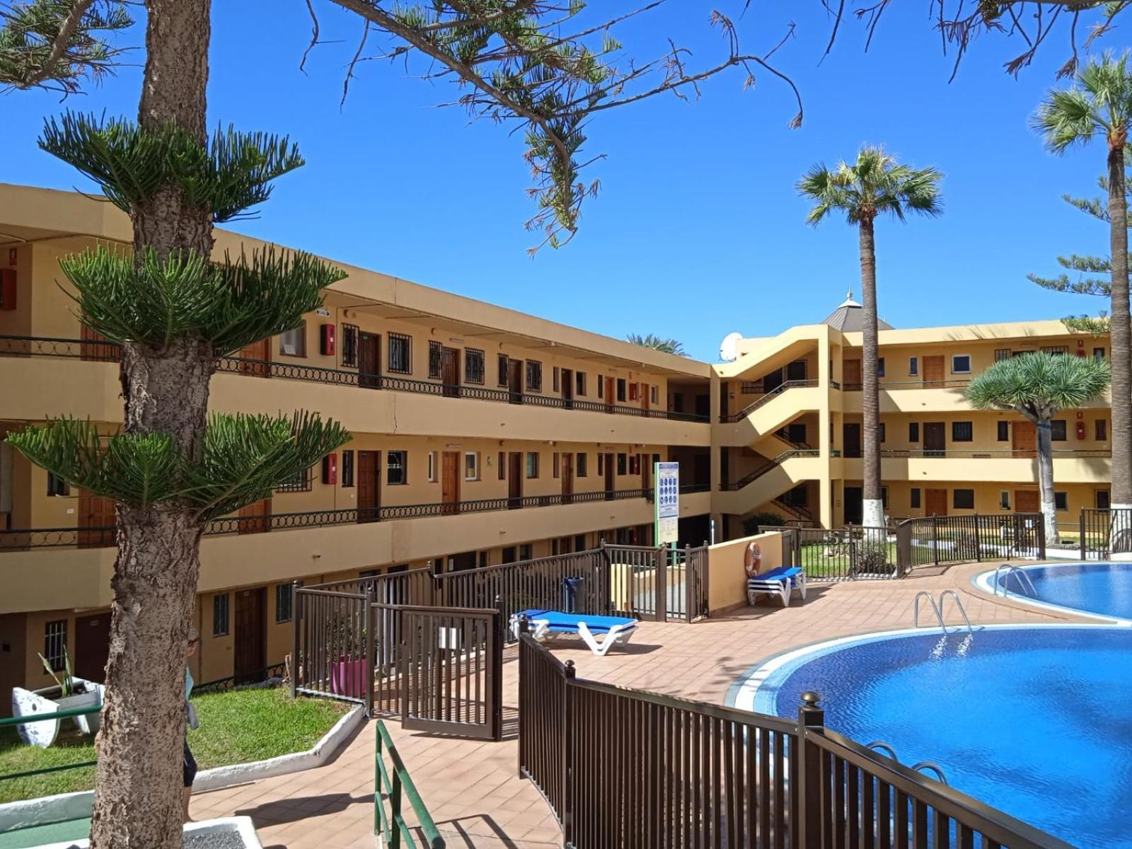 Firstline Apartment Los Cristianos Arona  Zewnętrze zdjęcie