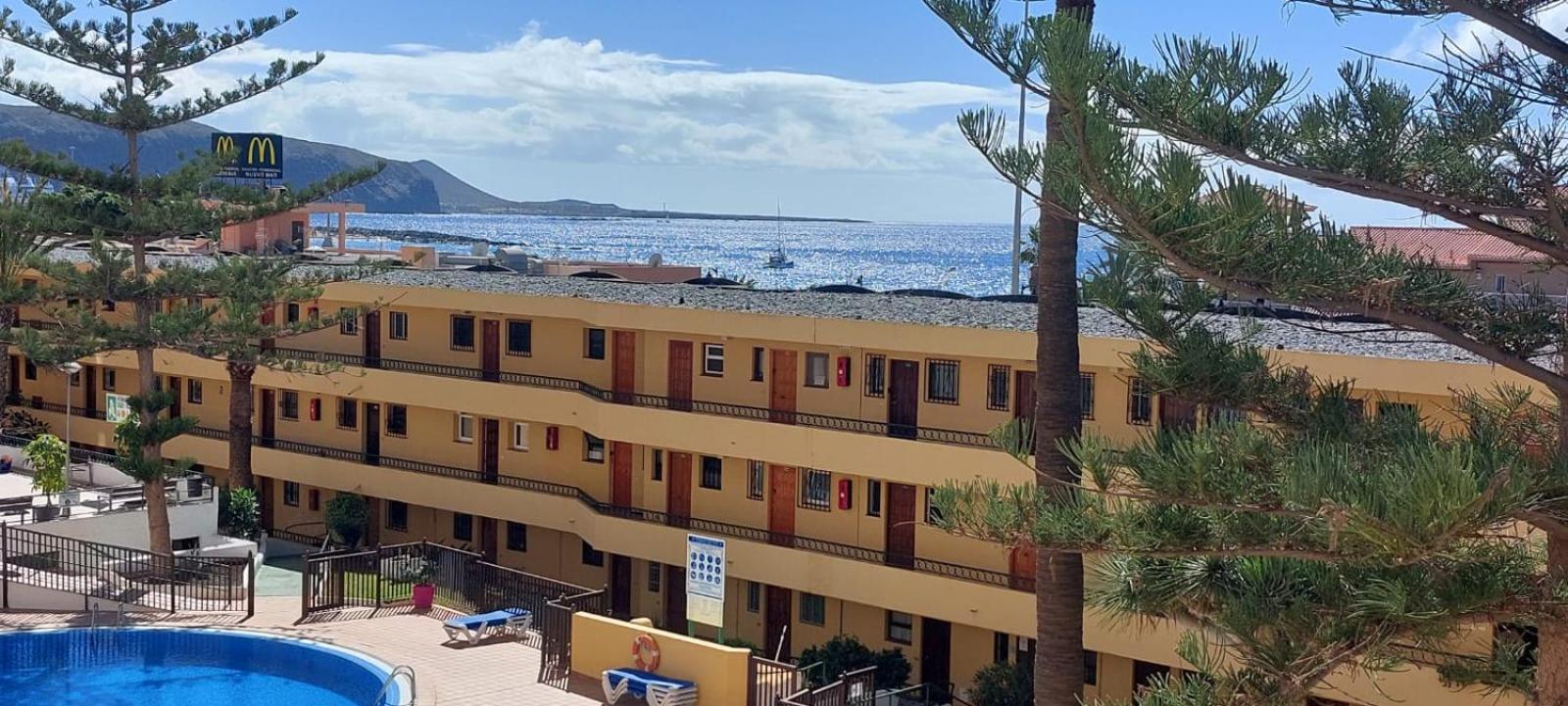 Firstline Apartment Los Cristianos Arona  Zewnętrze zdjęcie